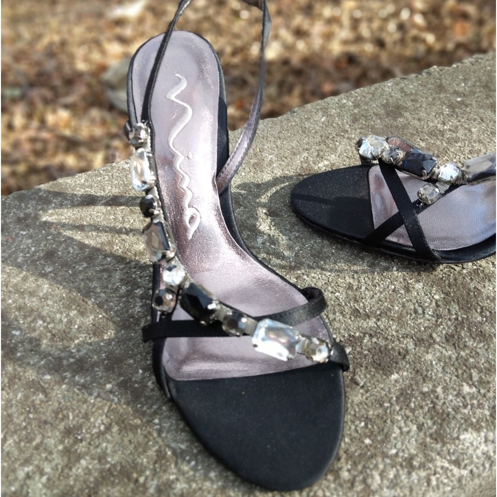 NWOT Nina Black Bejeweled Satin Slingback High-heeled Sandal Size 8